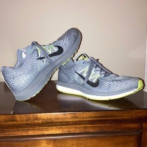 Nike Zoom Winflo 5 Men’s Athletic Shoes.